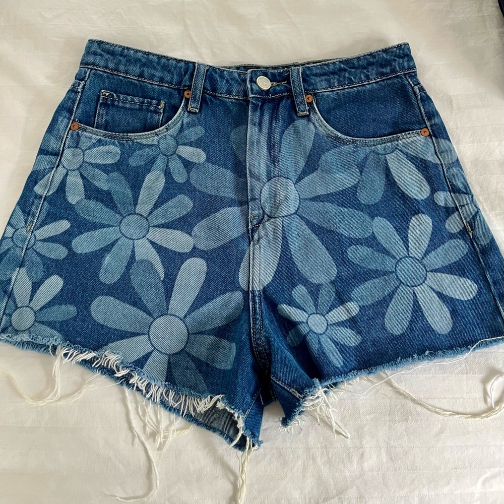 BLANKNYC The Reeve High-rise Denim Floral Cutoff Shorts